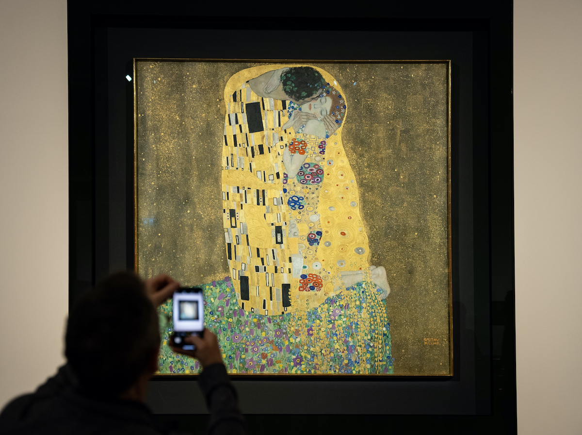 Il Bacio di Klimt', al cinema la storia e il mistero del dipinto